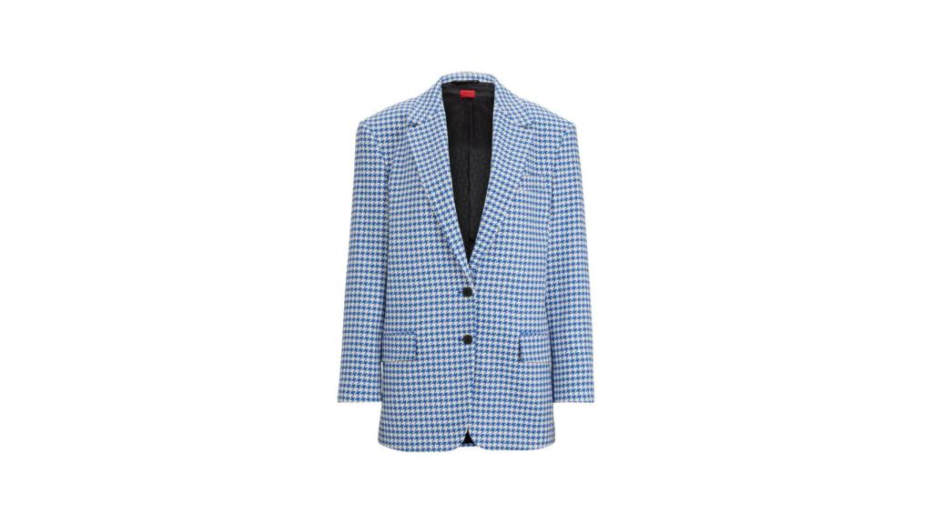 Chaqueta de pata de gallo con corte extra largo de HUGO Womenswear (1.274 €).