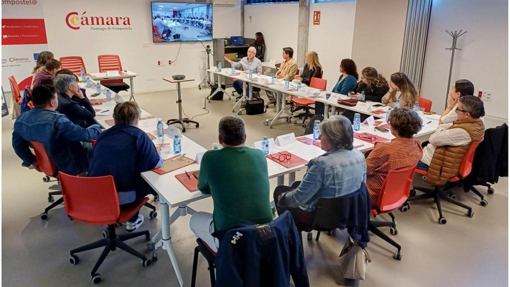 Un momento de la reunión. Foto: Roberto Lindín
