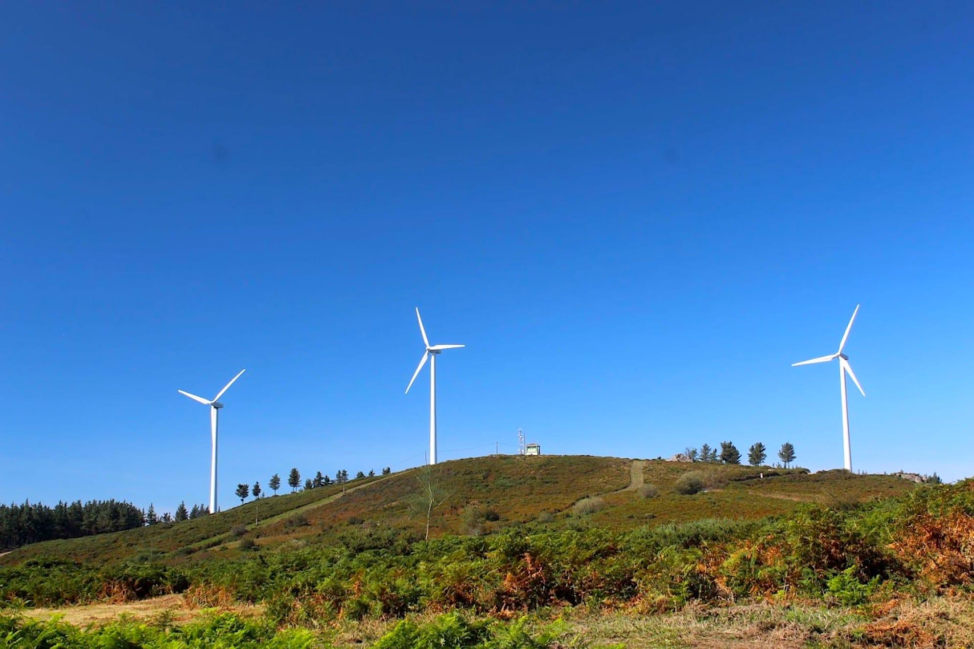 Vista de la loma del Monte do Pilar con el punto más alto de la provincia coruñesa. Foto: Google Earth