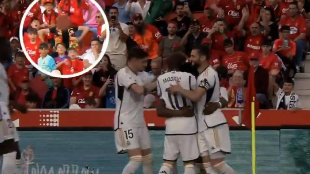 Aficionado haciendo gestos de mono a Tchouaméni tras un gol en Mallorca