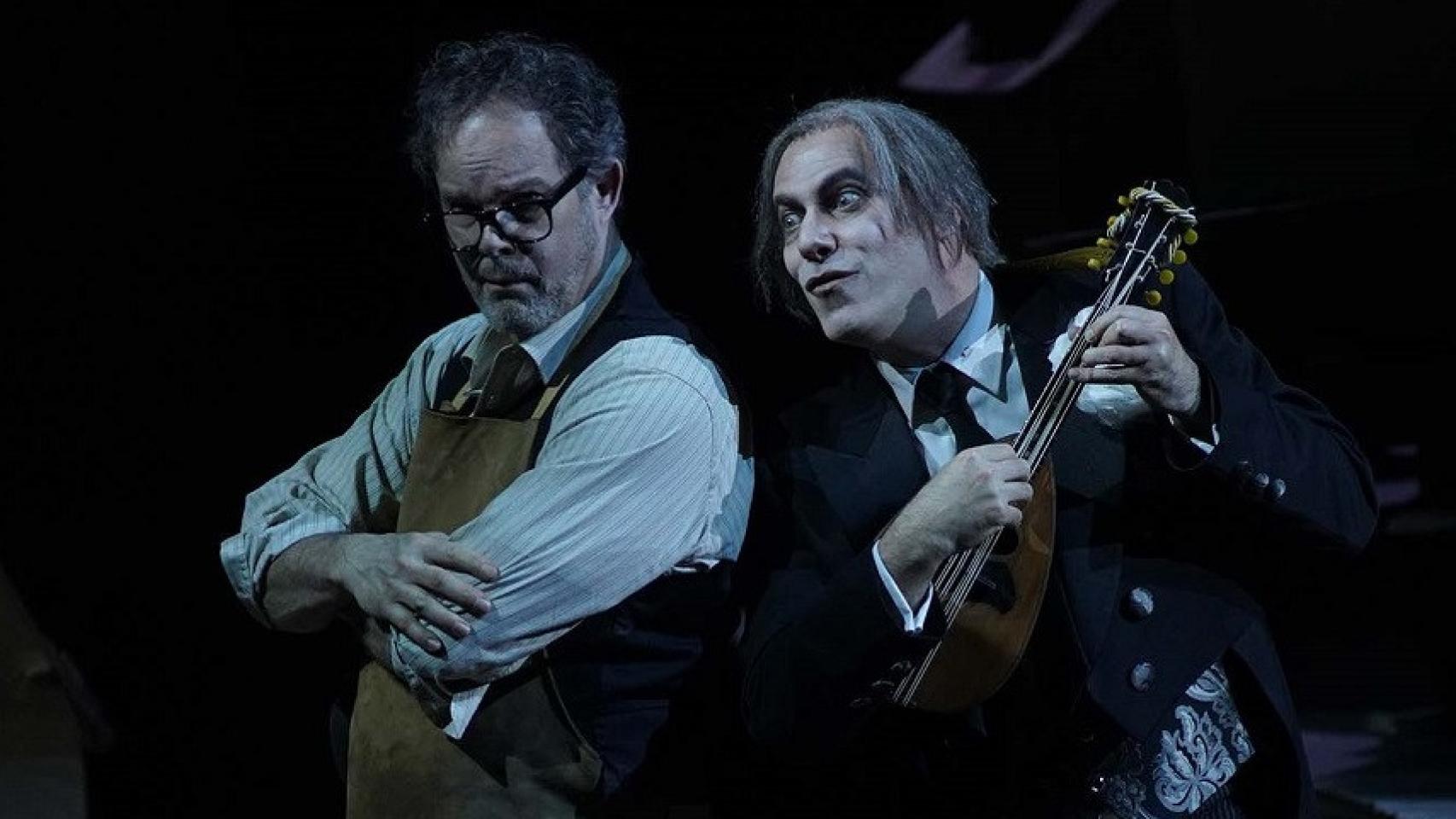 Gerald Finley (Sachs) y Leigh Melrose (Sixtus Beckmesser), en un ensayo de 'Los maestros cantores'