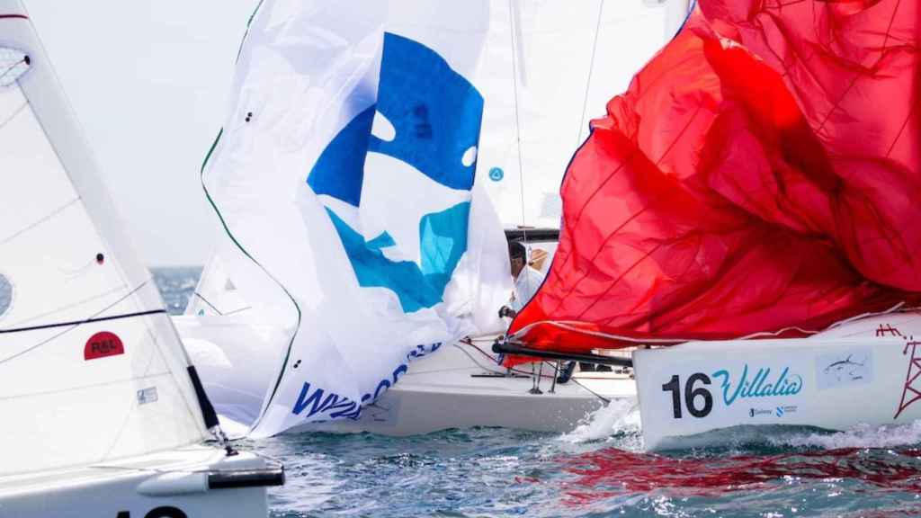 Poco viento en aguas viguesas.