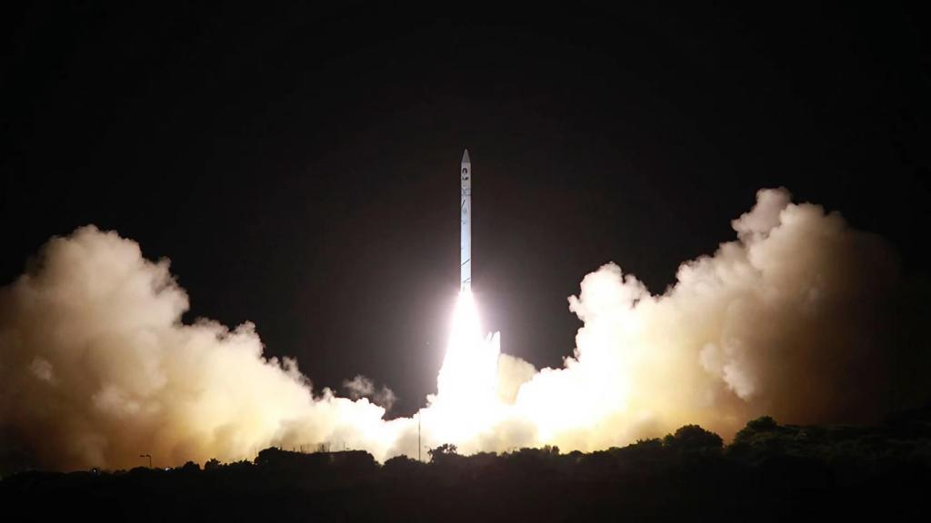 Lanzamiento de cohete empleando la misma plataforma que el misil Jericho III