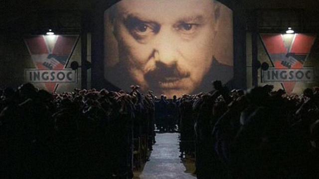 Un fotograma de la película '1984', dirigida por Michael Radford e inspirada en la exitosa novela de George Orwell