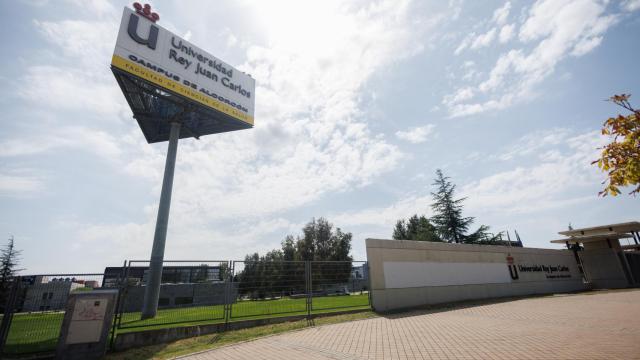Señalización de la Universidad Rey Juan Carlos (URJC).