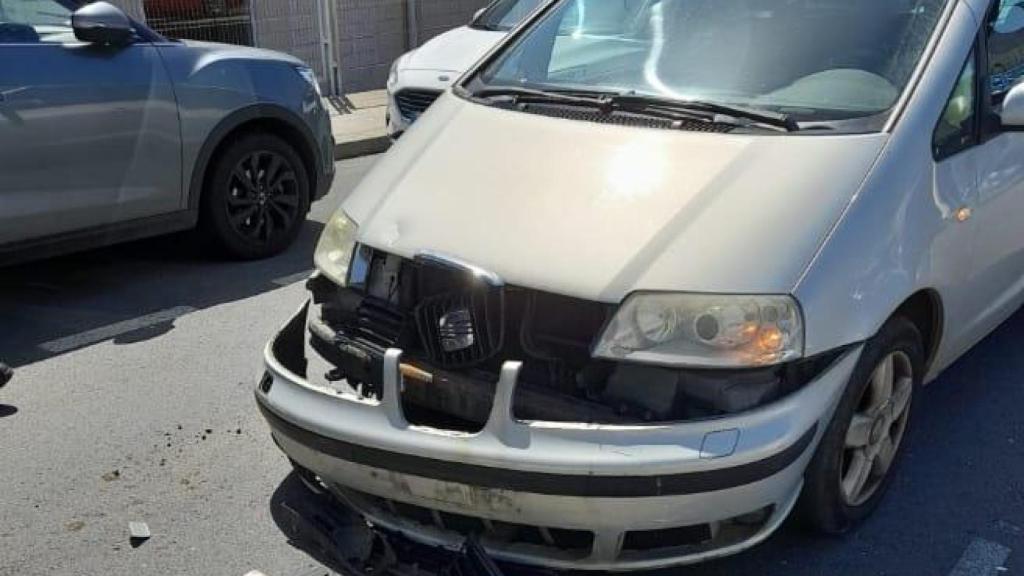 Uno de los coches implicados en el accidente.