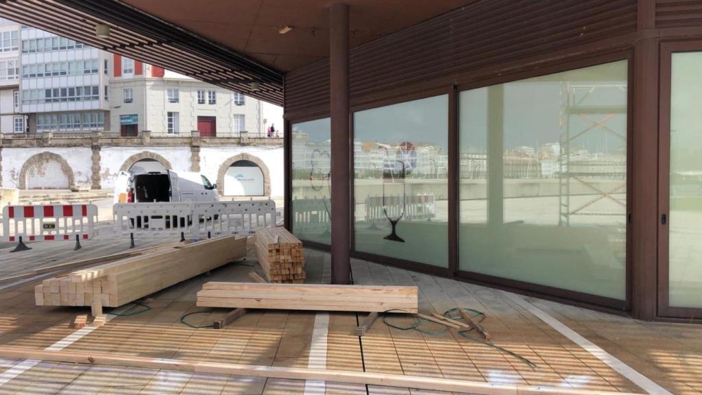 Vallado del local donde se instalará el Club Cámara Noroeste