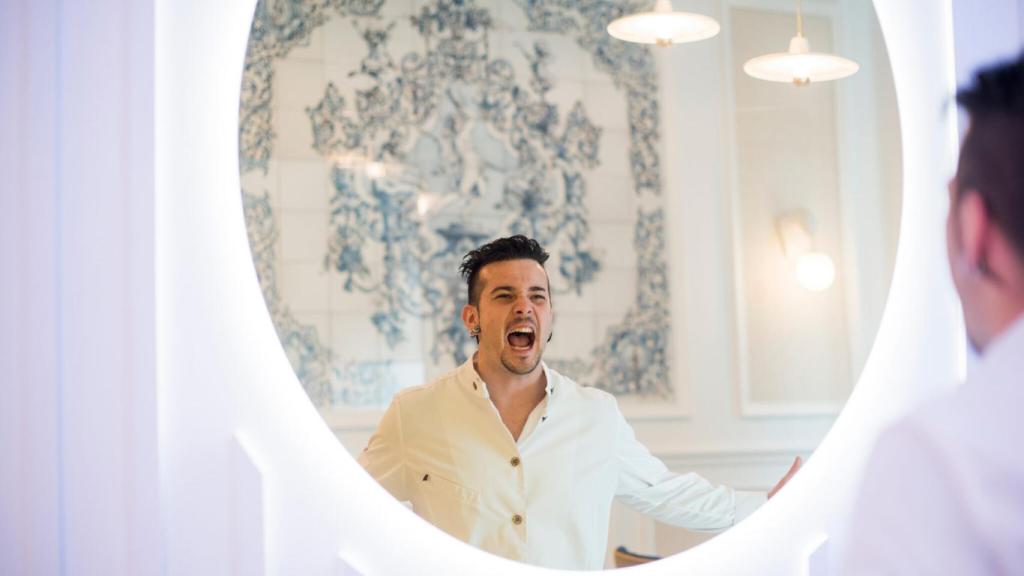 Carlos Maldonado en su restaurante Raíces.