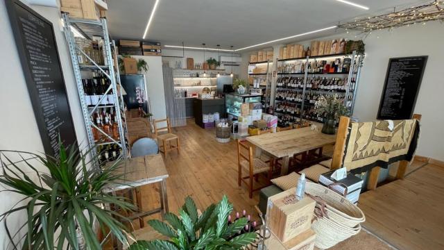 El interior de la tienda.