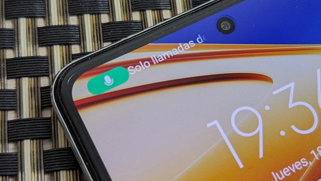 Indicador de micrófono en un móvil Xiaomi