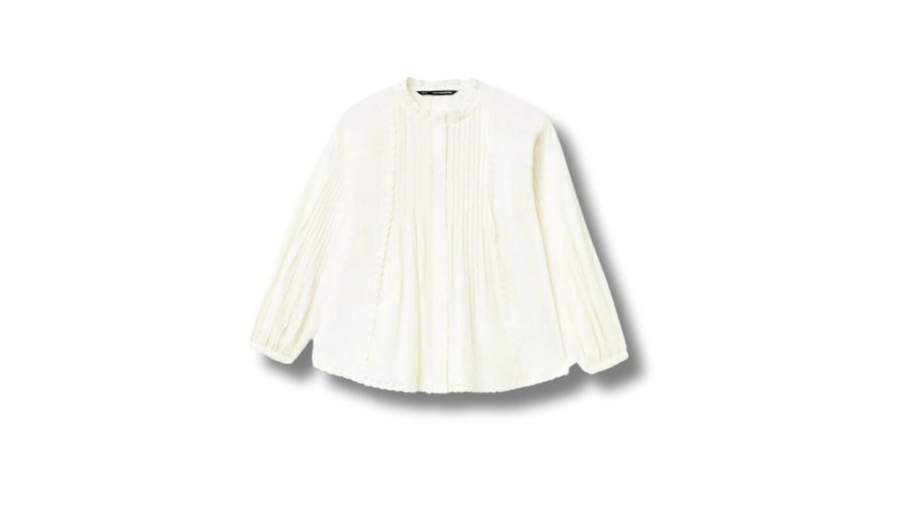 Camisa ondas bordadas, Sfera (25,99 €).