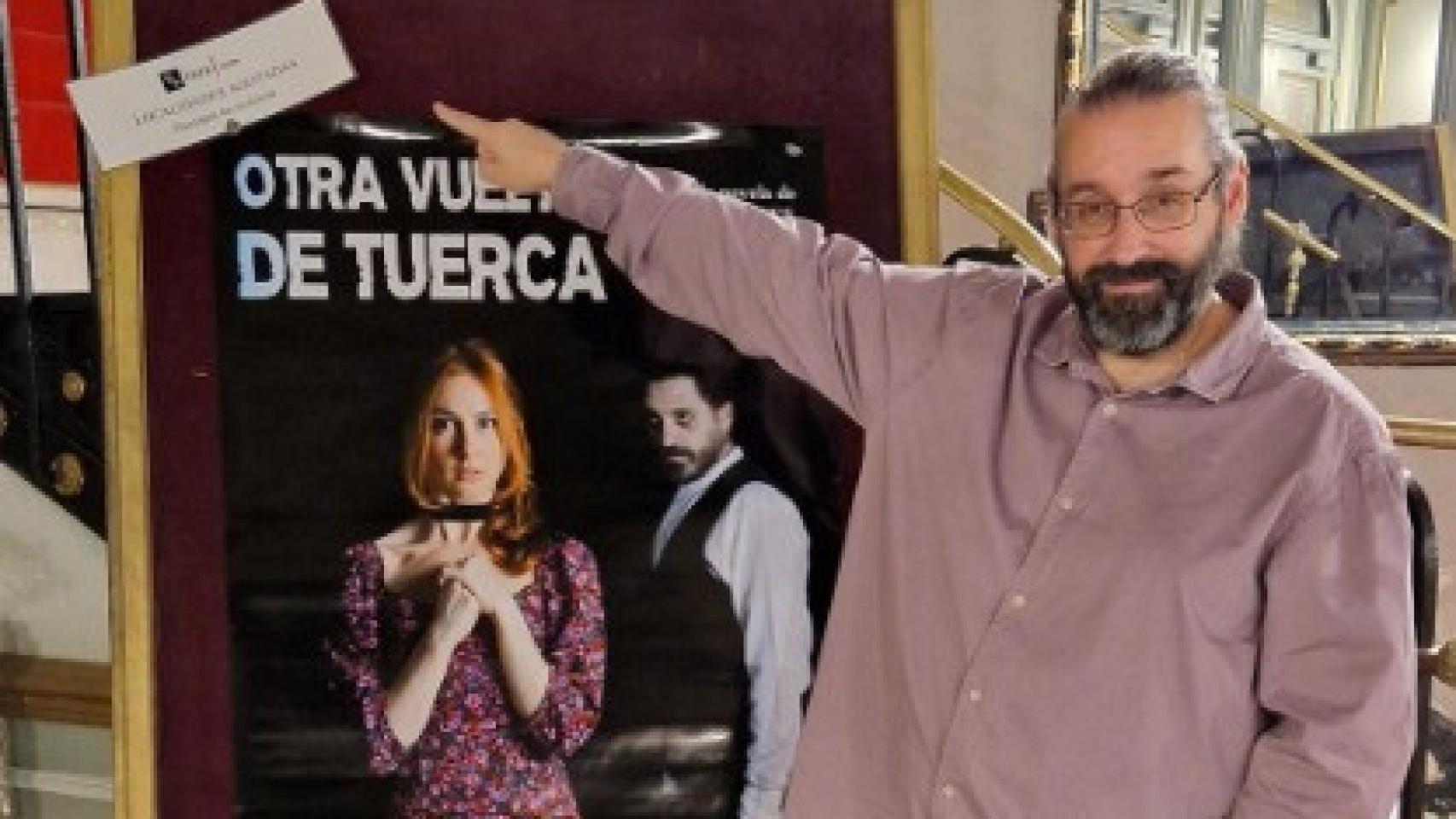 Ramón Paso durante la presentación de una de sus obras