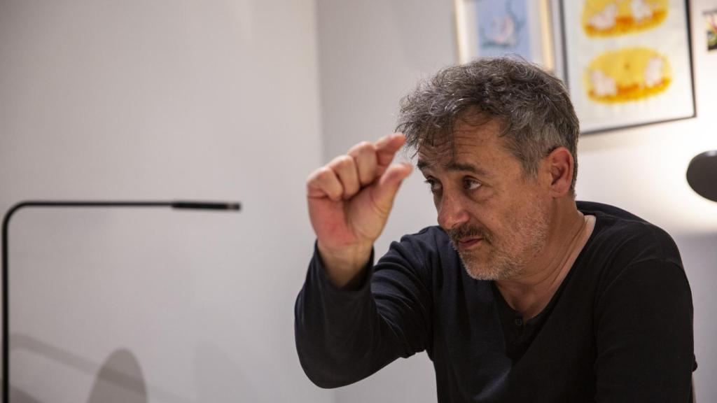 Santi Balmes, cantante de Love of Lesbian, durante la entrevista.