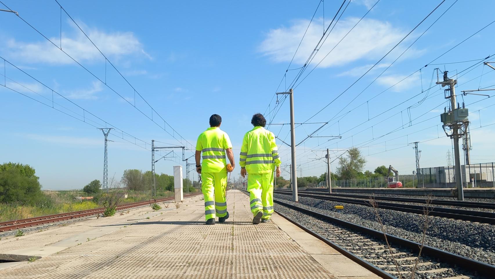 Equipo de servicio de mantenimiento de Thales en el trayecto Madrid-Sevilla.