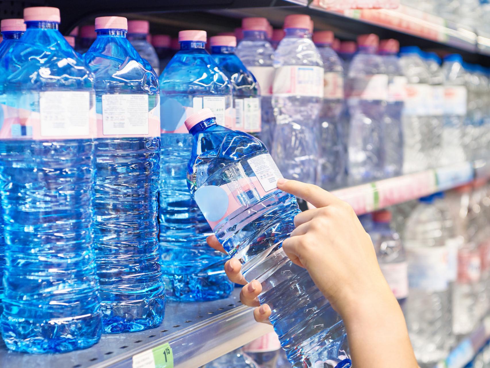 El mejor agua del supermercado si tienes cálculos renales según la uróloga  Cristina Barrera