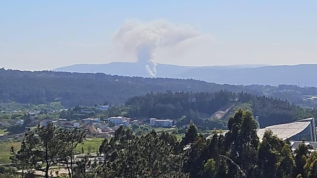 Declarado un incendio en el concello coruñés de Rois.