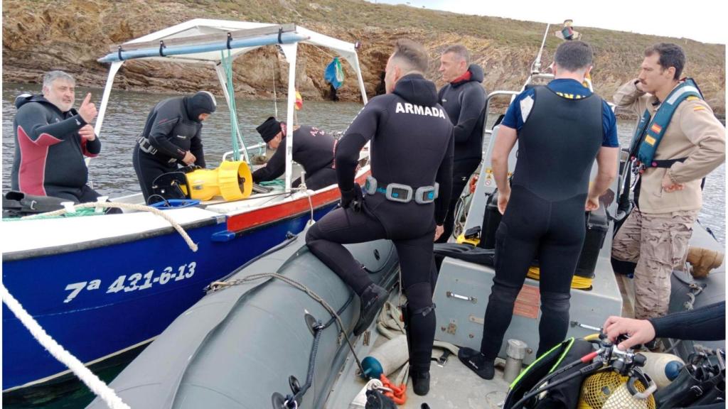 La Unidad de Buceo de Ferrol colabora en la extracción de piezas arqueológicas en Asturias