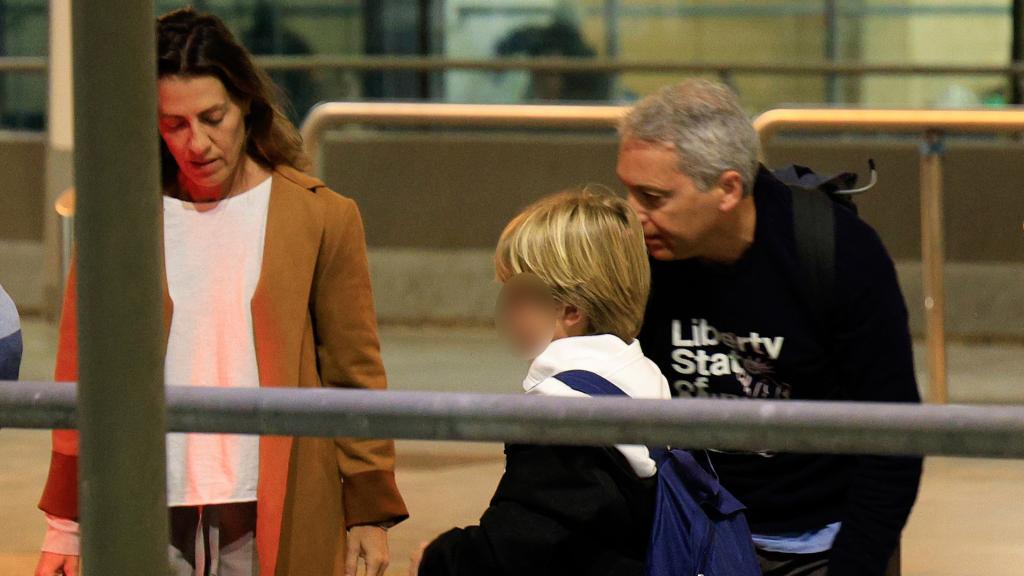 Vicente Vallés, Angeles Blanco y su hijo Daniel.