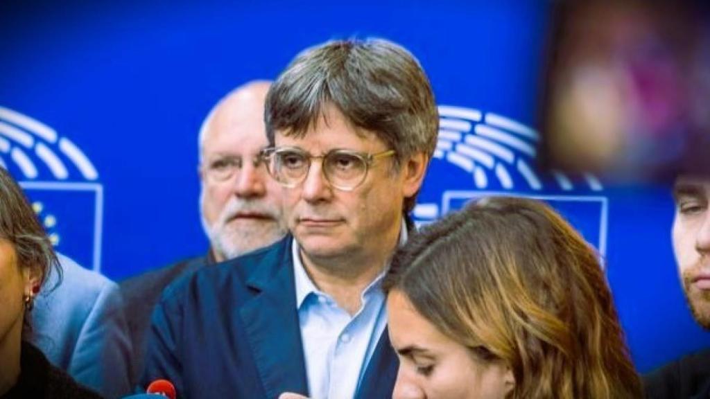 Carles Puigdemont, líder de Junts y candidato a la Generalitat, en la sede de Estrasburgo de la Eurocámara.