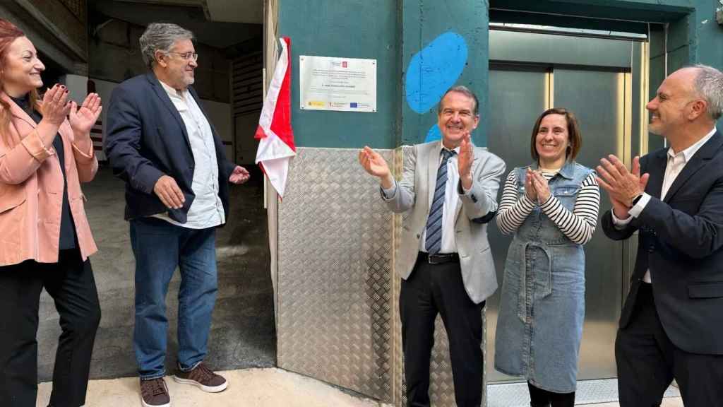 Inauguración del ascensor y la rampa mecánica de Travesía y Aragón.