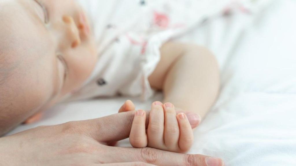 Imagen de archivo de un bebé recién nacido.