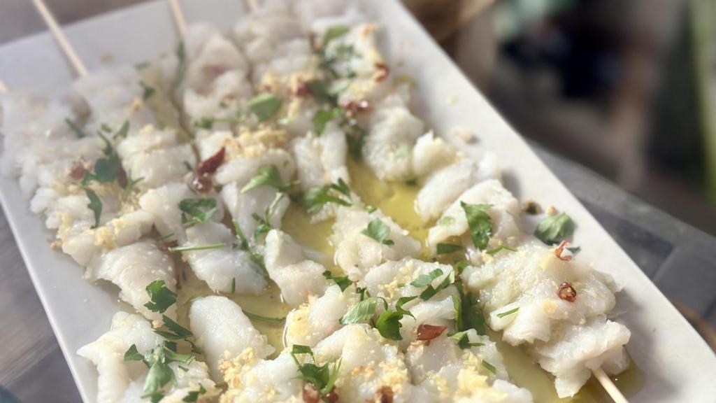 Las brochetas de bacalao de El Bodegón.