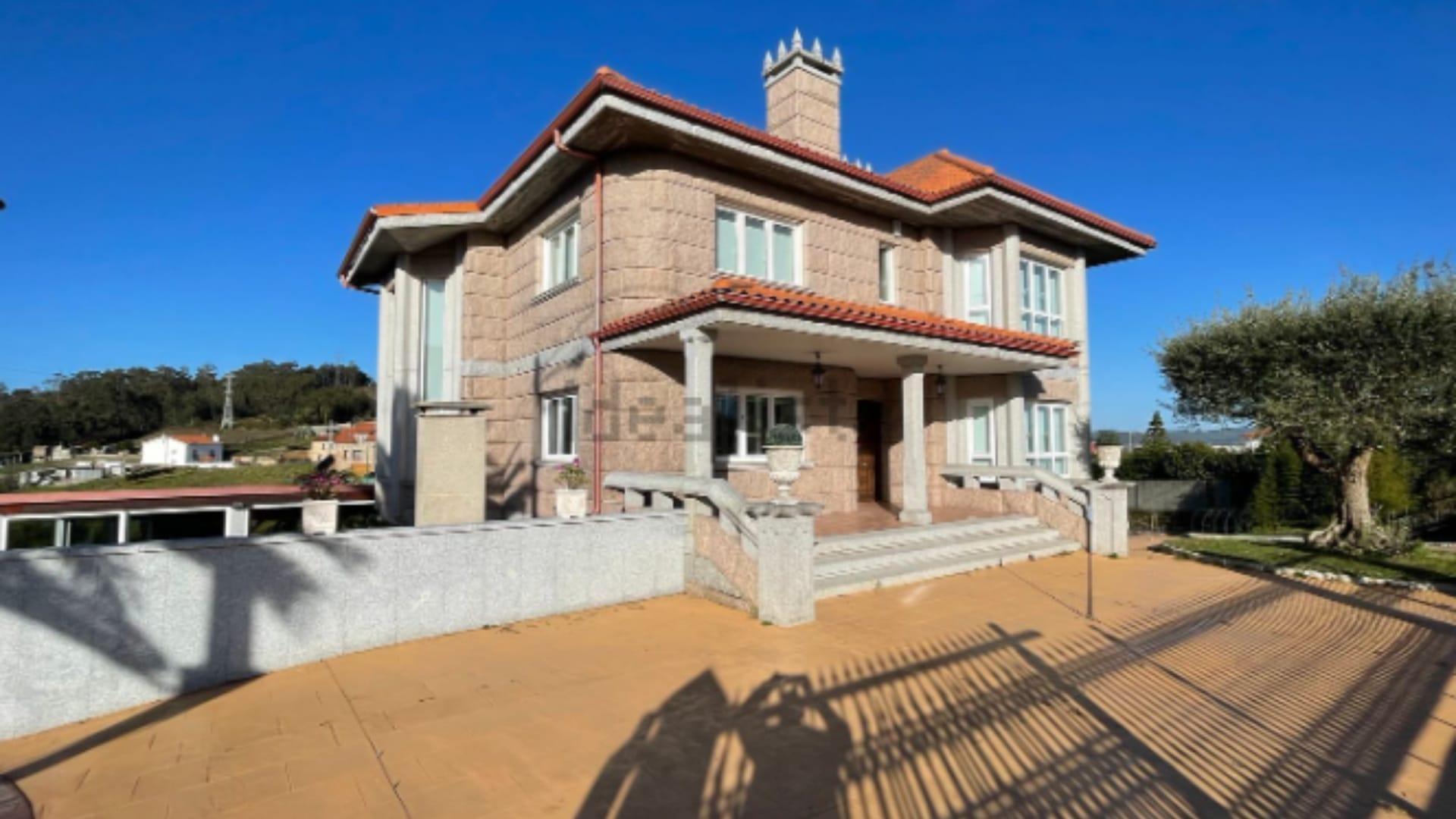 Fachada de la casa. Foto: Fincas Arteixo (Idealista)