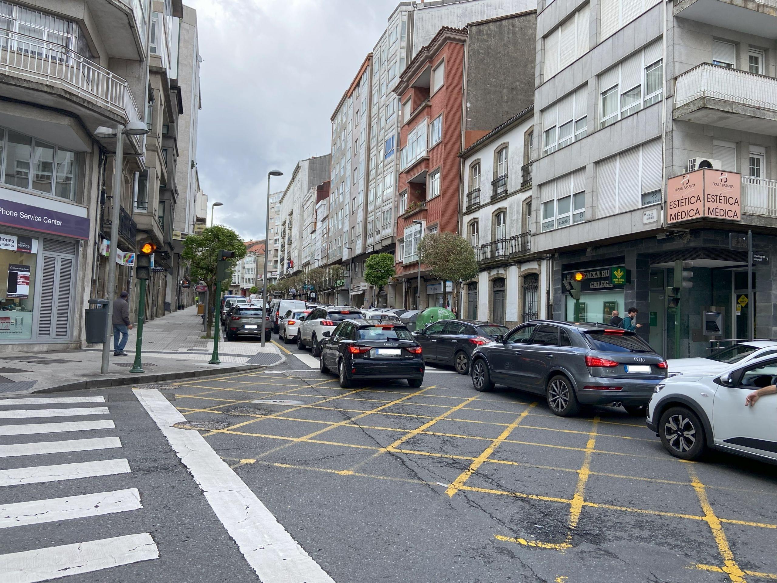Retenciones en la rúa do Hórreo, en Santiago.