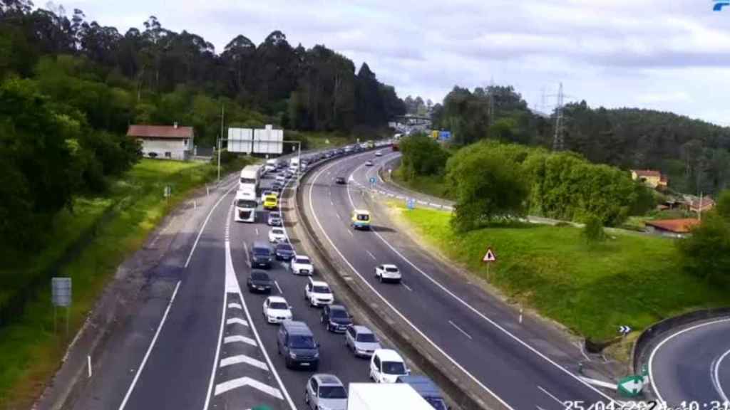 Atasco en la AP-9 en Vigo.