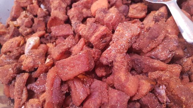 Los chicharrones de la carnicería Roiz.