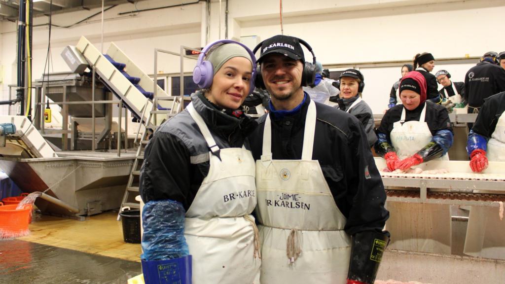 María y Jaime en la fábrica.