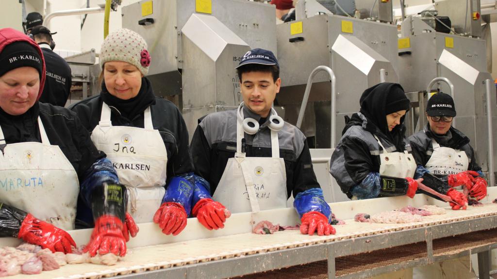 Jose junto a otras trabajadoras de Brødrene Karlsen AS.