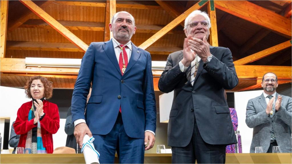 Anxo Angueira ingresa en la RAG