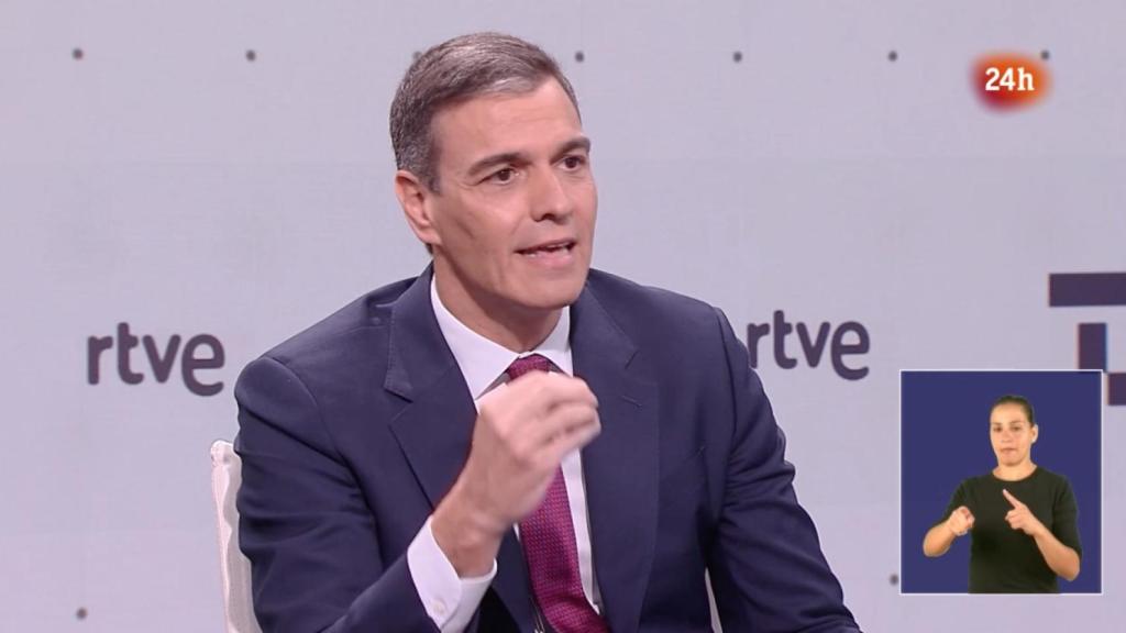 El presidente del Gobierno, Pedro Sánchez, durante la entrevista concedida a TVE tras sus cinco días de reflexión.