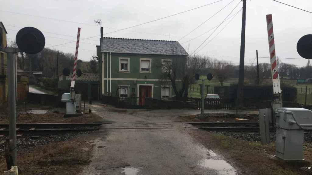 Uno de los pasos a nivel que Adif suprimirá en Galicia.