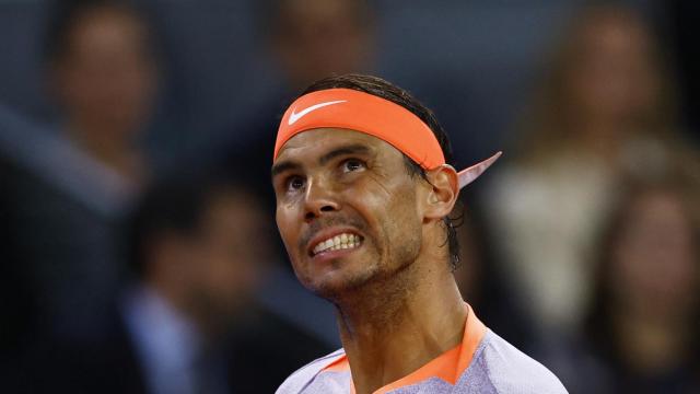 Nadal se lamenta tras perder un punto contra Lehecka.