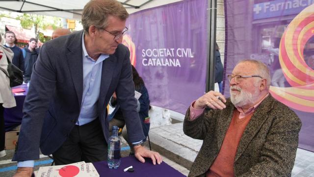 El líder del PP, Alberto Núñez Feijóo, con el filósofo, Fernando Savater, en una imagen reciente.