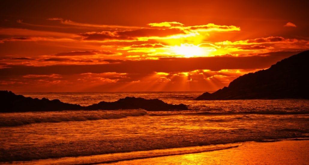 Puesta de sol en la playa de Nemiña – Concello de Muxía