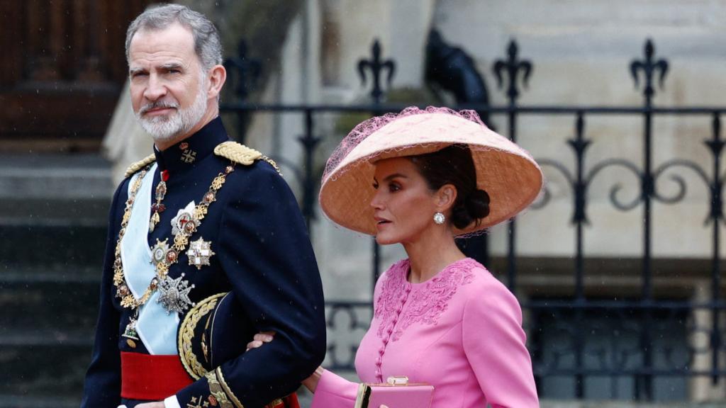 Los Reyes, en la coronación de Carlos III.