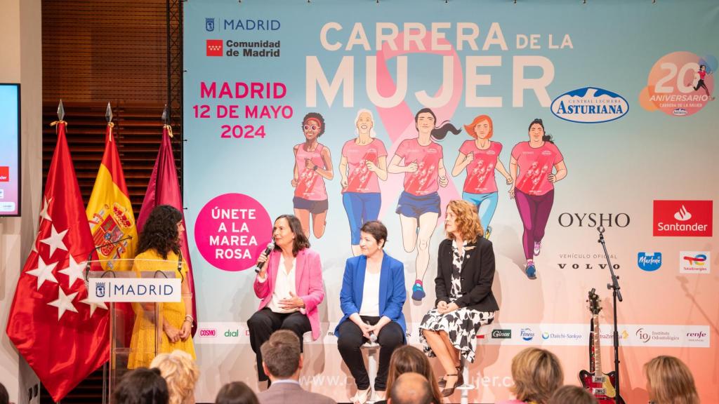 Las tres ponentes durante su intervención.