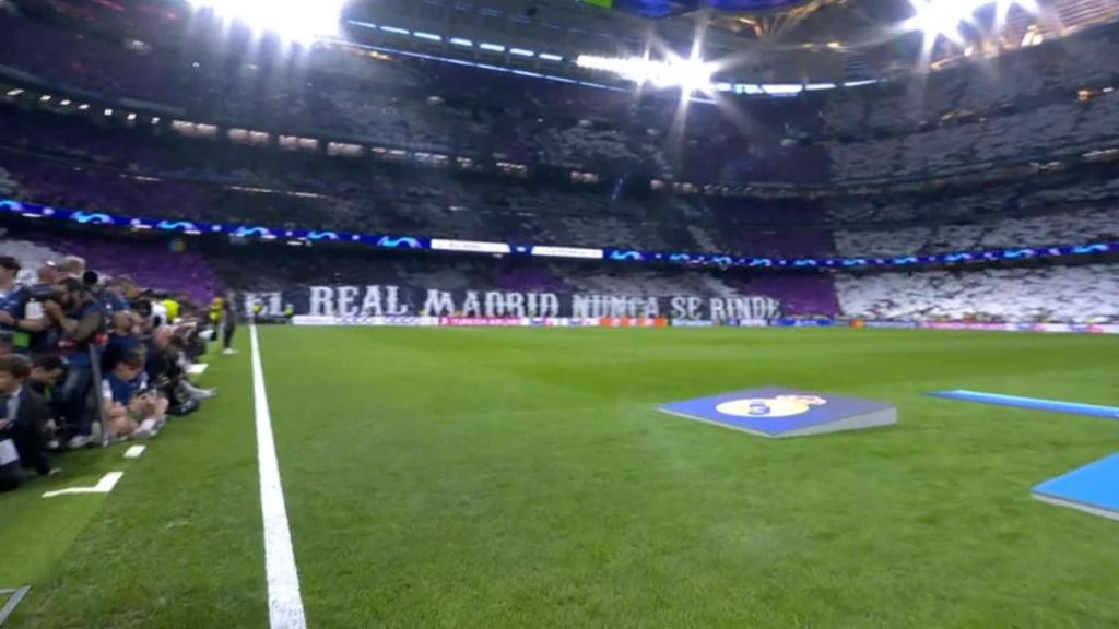 Mosaico en el fondo sur del Santiago Bernabéu.