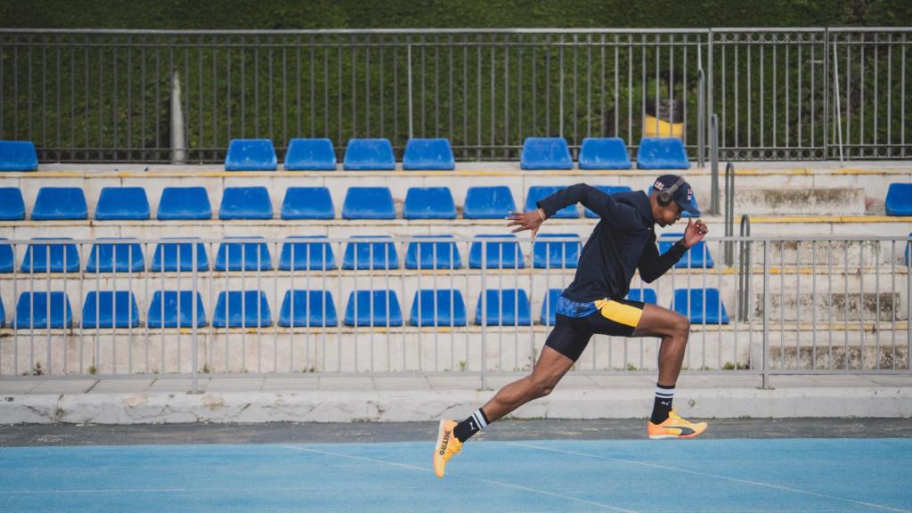 Jordan Díaz realiza una carrera durante su entrenamiento