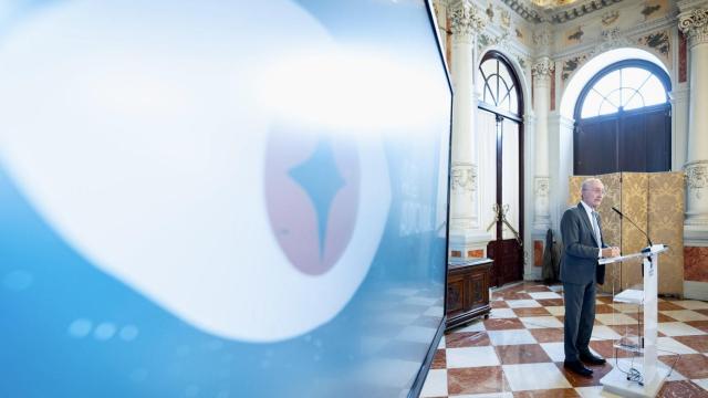 El alcalde de Málaga, Francisco de la Torre, presentando las actividades de la XV edición de La Noche en Blanco