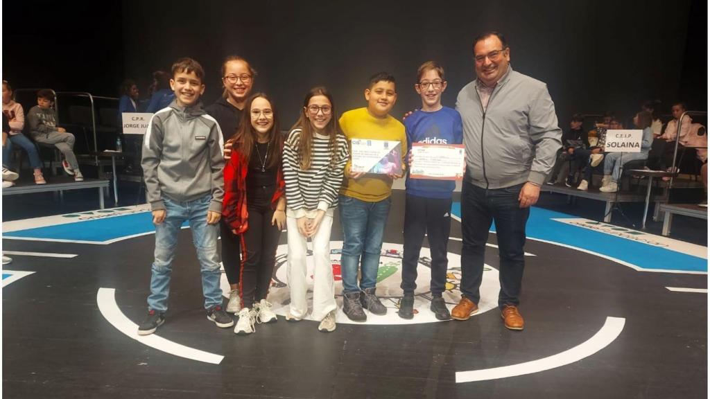 Equipo ‘Universión’, del CEIP Piñeiros de Narón (A Coruña), ganador en las olimpiadas de la localidad