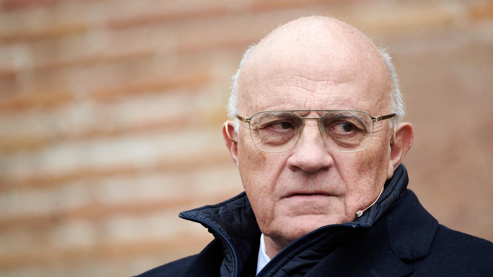 Josep Oliu, presidente de Banco Sabadell, durante la presentación del 70 Trofeo Conde de Godó en 2023.