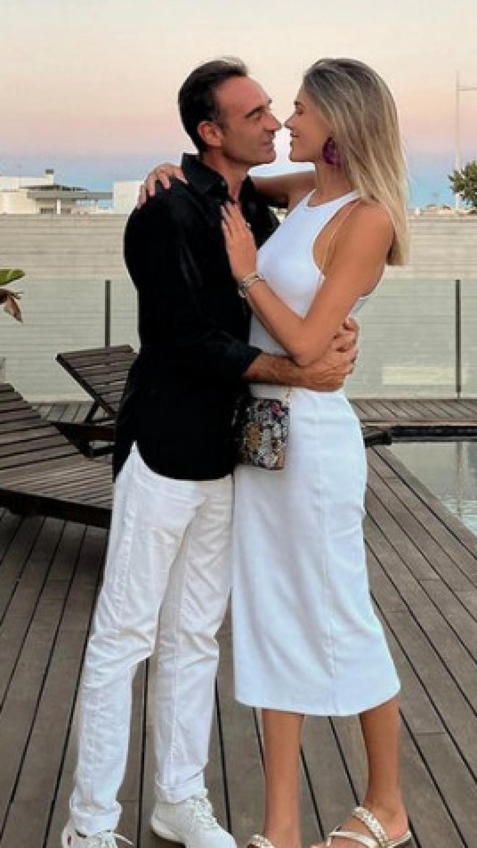 Ana Soria y Enrique Ponce en una fotografía de sus redes sociales.