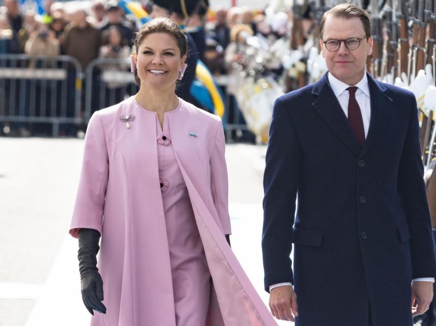 La heredera sueca con su marido, que podría aconpañarla al evento.