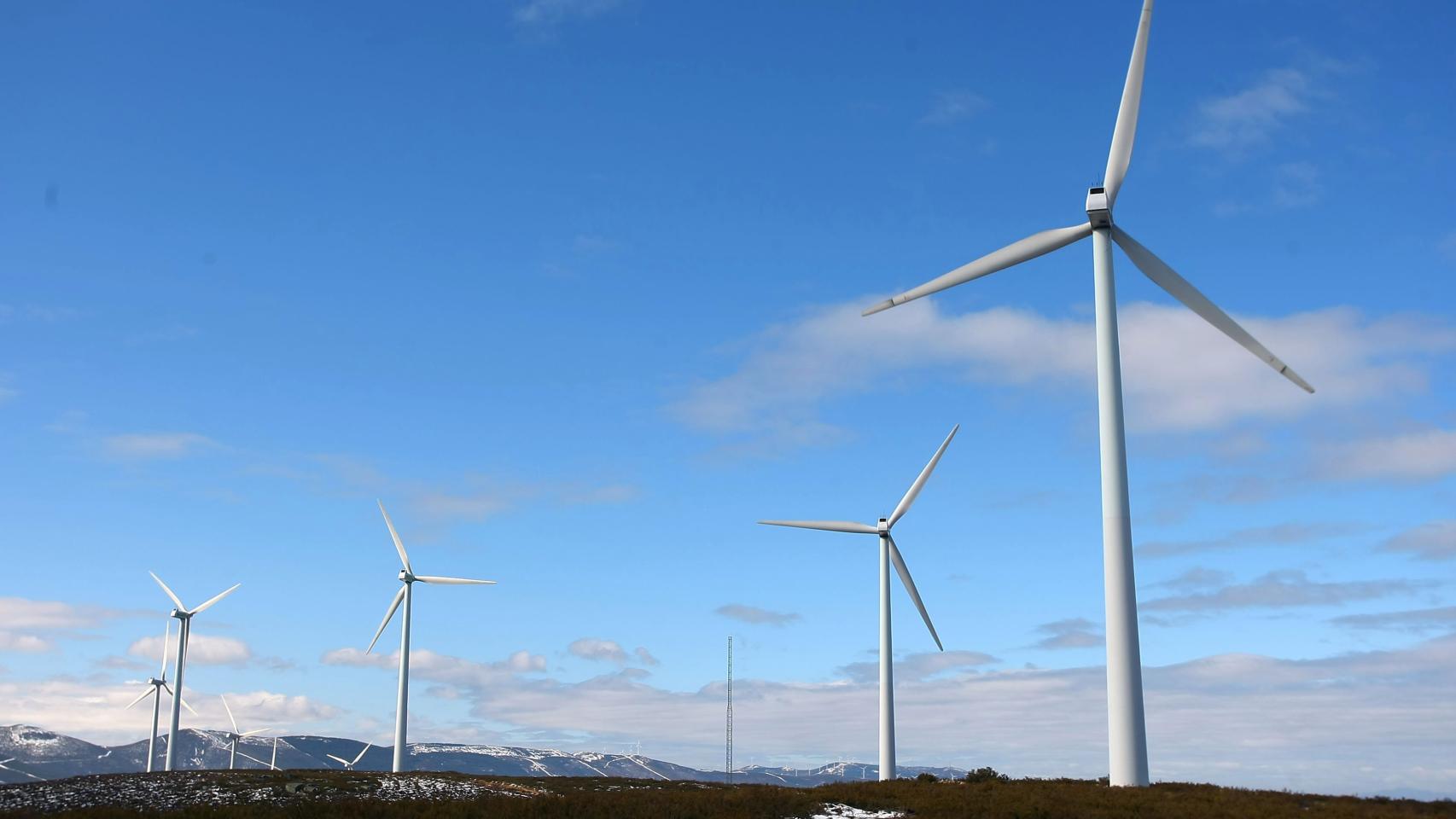 Aerogeneradores en la comarca del Bierzo (León)