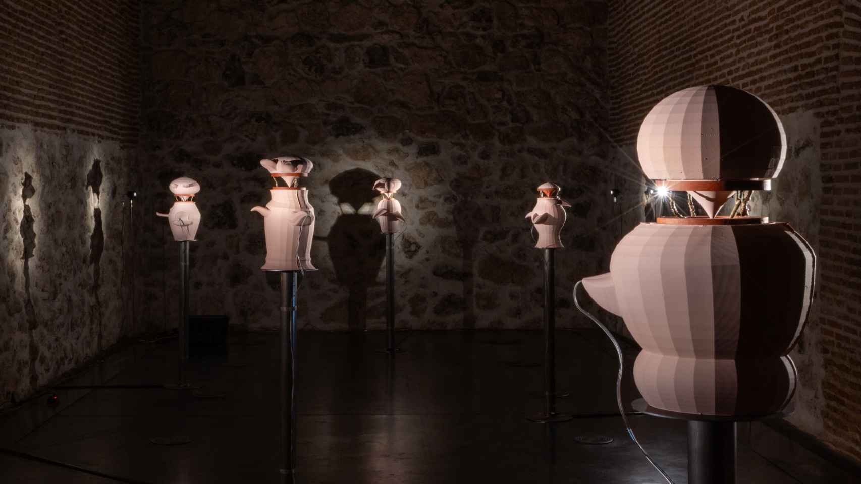 'La inevitabilidad de la boca', 2019-2024. Instalación de Carlos Monleón en Condeduque. Foto: © Paula Caballero