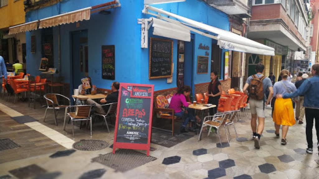 Terraza del restaurante Anchoita El Pana